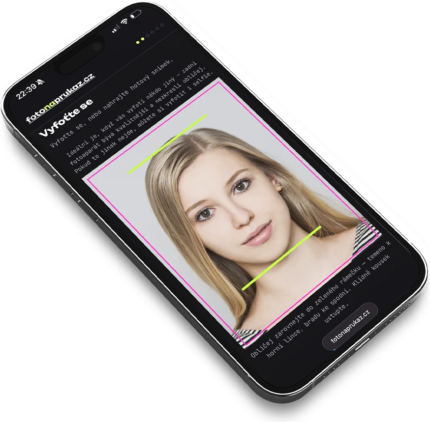 Aplikace fotonaprukaz.cz na telefonu — zarovnání obličeje podle linek na temeno a bradu